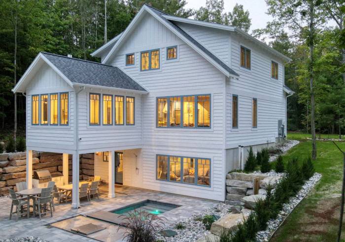 blueexteriordrone_gallery~~6176ff6674945